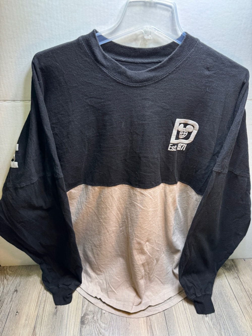 Walt Disneyworld Black Gray Authentic Spirit Jersey Adult Sz Medium Long Sleeve